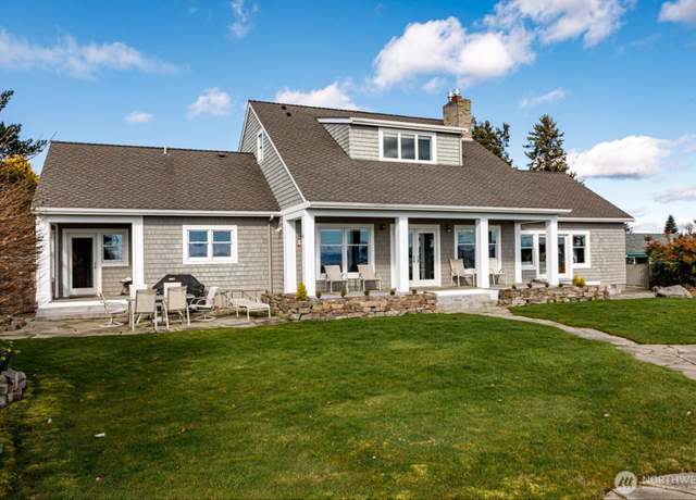 Property at 2386 Soundview Dr, Langley, WA 98260, 2 beds, 3.5 baths