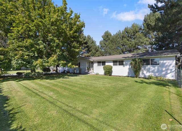 Property at 2299 Admiral Rd NE, Moses Lake, WA 98837, 6 beds, 3.5 baths