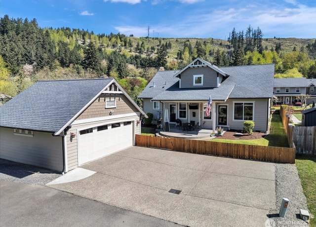 Property at 5912 164th Avenue Ct E, Sumner, WA 98004, 3 beds, 3 baths
