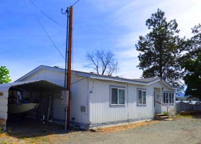 Property at 106 1/2 Indian Ave E, Brewster, WA 98812, 3 beds, 2 baths