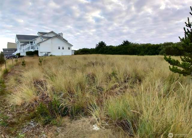 Property at 863 Ocean Shores Blvd NW, Ocean Shores, WA 98569
