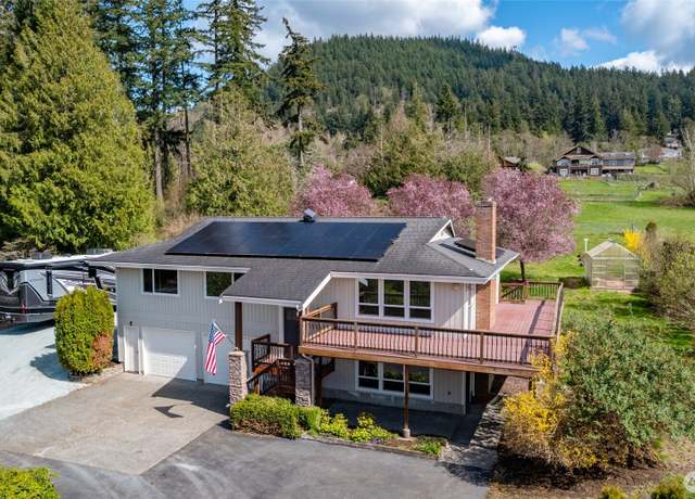 Property at 17207 Blodgett Rd, Mount Vernon, WA 98274, 3 beds, 2.5 baths