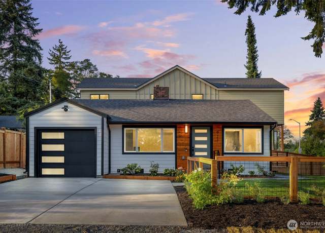 Property at 922 NE 117th St, Seattle, WA 98125, 2 beds, 1 bath
