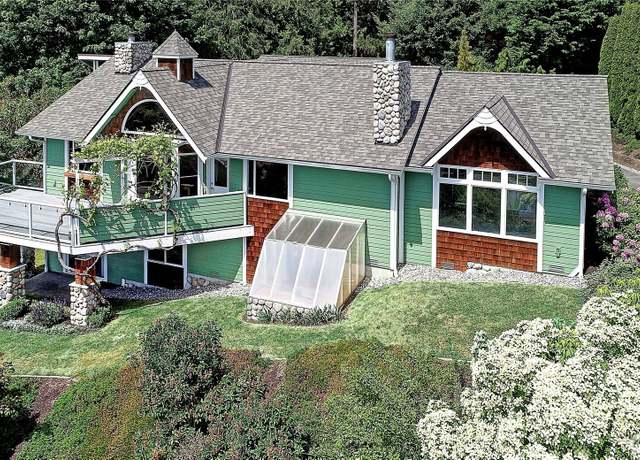 Property at 337 Moana Dr, Camano Island, WA 98282, 3 beds, 2.5 baths