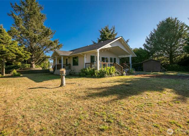 Property at 348 Cockle St SW, Ocean Shores, WA 98569, 2 beds, 1.5 baths