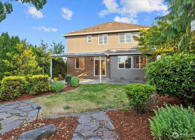 Property at 11730 SE 247 Pl, Kent, WA 98030, 5 beds, 2.5 baths