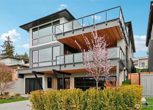 Property at 1658 10th St W, Kirkland, WA 98033, 6 beds, 5.5 baths