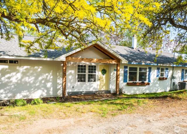 Property at 1803 Juniper St, Oroville, WA 98844, 5 beds, 3 baths