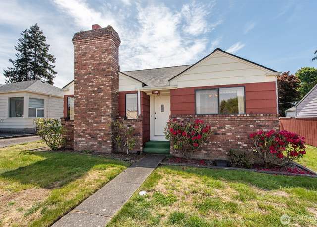 Property at 1320 E 4th St, Port Angeles, WA 98362, 3 beds, 2 baths