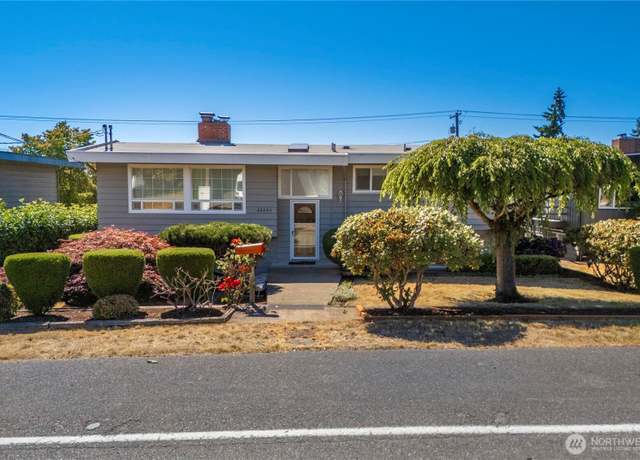 Property at 22223 10th Ave S, Des Moines, WA 98198, 3 beds, 3 baths