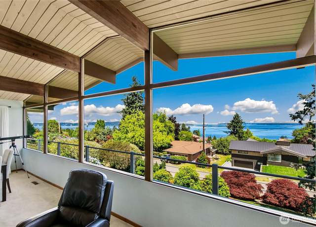 Property at 29812 Marine View Dr SW, Federal Way, WA 98023, 4 beds, 3 baths