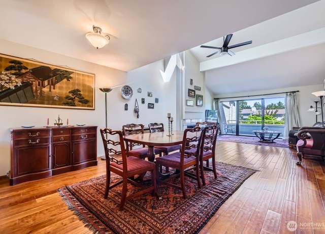 Property at 5884 NE Parkpoint Pl, Seattle, WA 98115, 2 beds, 2 baths
