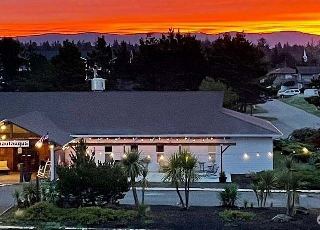 Property at 304 14th St NW #117, Long Beach, WA 98631, 1 bed, 2 baths