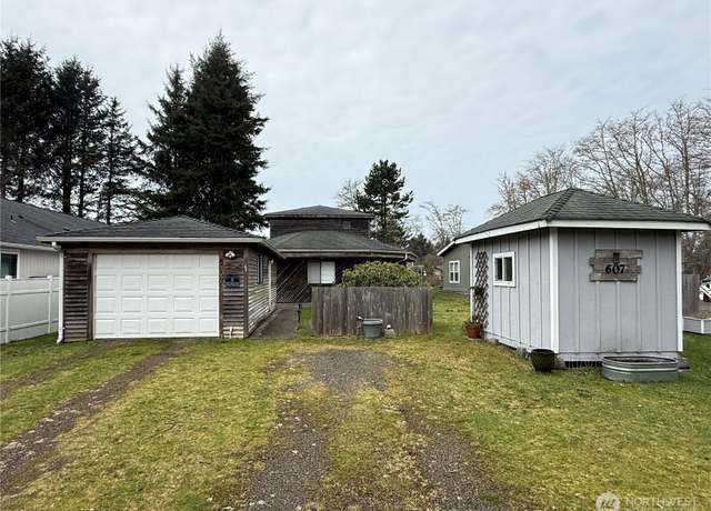 Property at 607 Quinault Ave SE, Ocean Shores, WA 98569, 3 beds, 2 baths