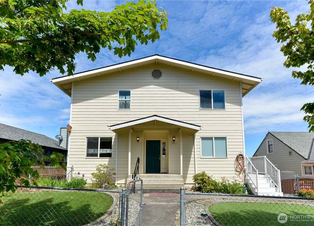 Property at 1021 W 5th St, Port Angeles, WA 98363, 4 beds, 4 baths