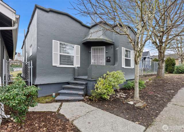 Property at 1105 6th St, Bremerton, WA 98337, 2 beds, 2 baths