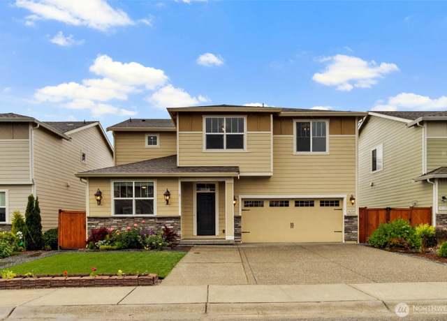 Property at 14204 67th Avenue Ct E, Puyallup, WA 98373, 5 beds, 3 baths