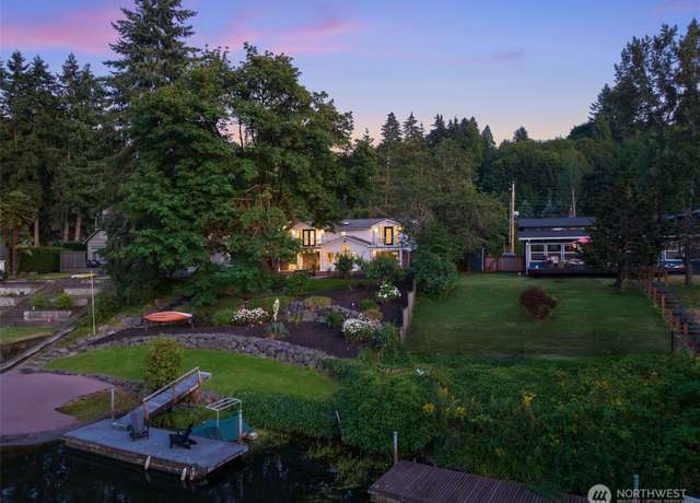 Property at 11216 E Riverside Dr, Bothell, WA 98011, 4 beds, 2.5 baths