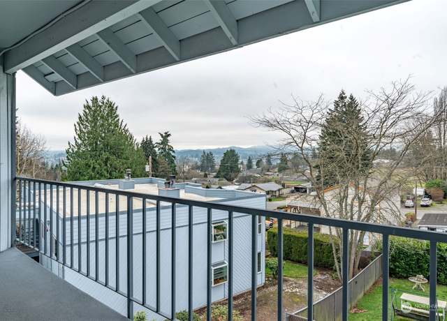 Property at 1541 Sheridan Rd Unit C-3, Bremerton, WA 98310, 2 beds, 2 baths