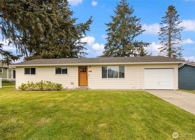 Property at 2118 33rd St, Anacortes, WA 98221, 3 beds, 1 bath