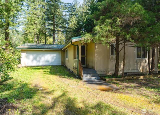 Property at 8333 Beaver Ct, Maple Falls, WA 98266, 3 beds, 2 baths