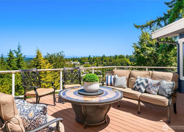 Property at 7440 SE 32nd St, Mercer Island, WA 98040, 5 beds, 3 baths