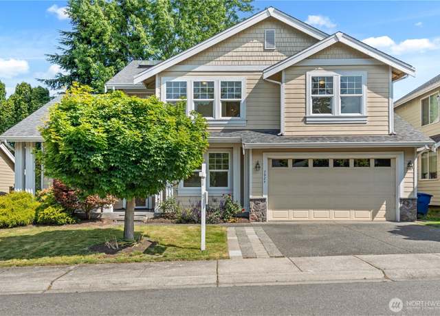 Property at 7924 NE 184th St, Kenmore, WA 98028, 4 beds, 2.5 baths