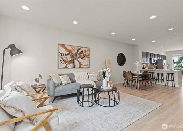 Property at 15113 40th Ave W Unit C4, Lynnwood, WA 98087, 2 beds, 2.5 baths