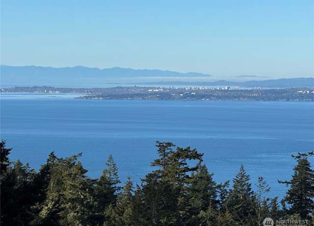 Property at 133 Rockledge Rd, Friday Harbor, WA 98250, 0.5 baths