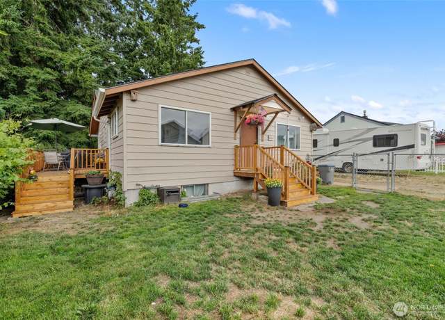 Property at 1301 Humphrey Ave W, Bremerton, WA 98312, 4 beds, 2 baths