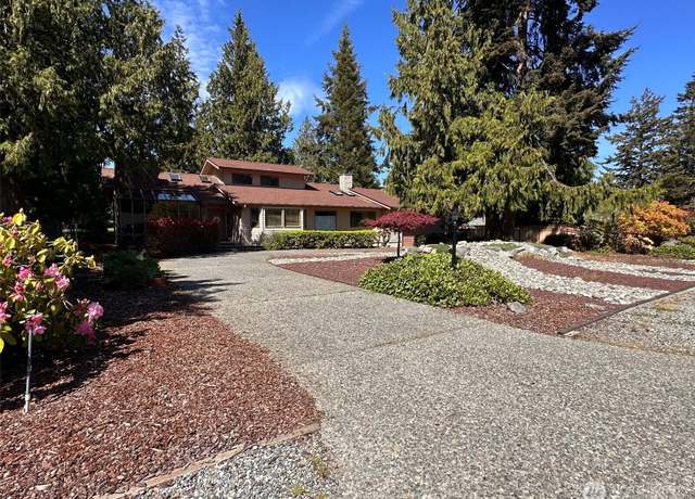 Property at 106 Fairway Pl, Sequim, WA 98382, 2 beds, 2.5 baths