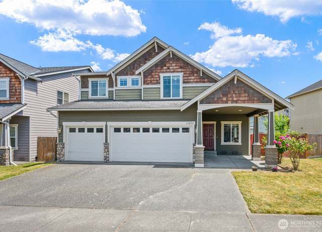 Property at 11823 58th Ave NE, Marysville, WA 98271, 3 beds, 3 baths