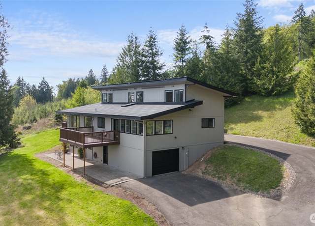 Property at 3837 Columbia Heights Rd, Longview, WA 98632, 5 beds, 4 baths
