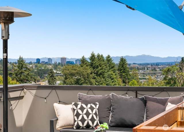Property at 402 W Fulton St, Seattle, WA 98119, 3 beds, 2.5 baths