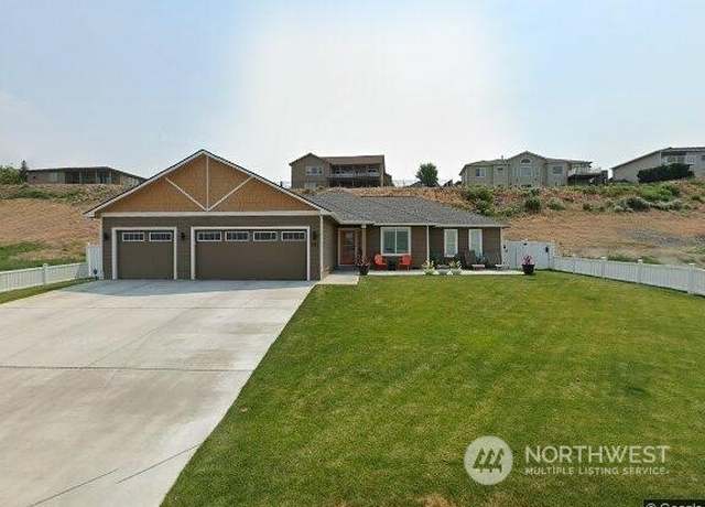 Property at 381 Stacy Dr SE, Moses Lake, WA 98837, 4 beds, 2 baths