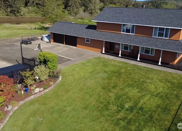 Property at 2025 Panama Ave, Hoquiam, WA 98550, 4 beds, 3 baths