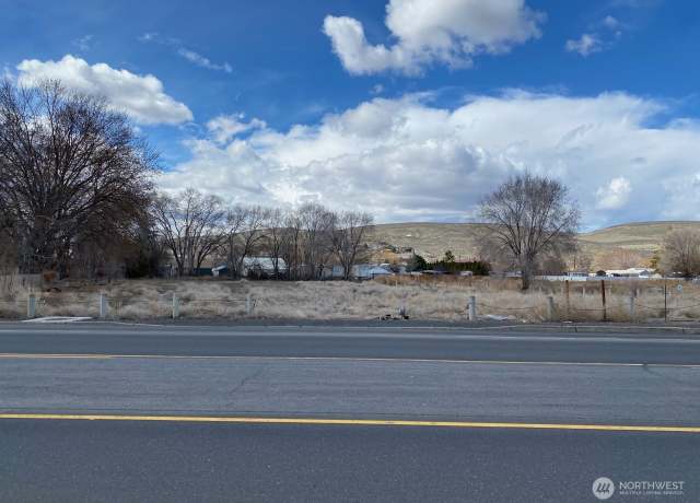 Property at 735 Basin St NW, Ephrata, WA 98823