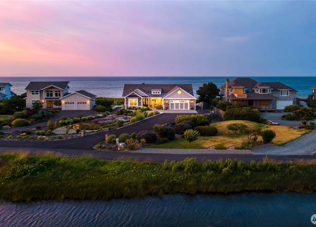 Property at 33 E Seashore Ln, Sequim, WA 98382, 3 beds, 3.5 baths