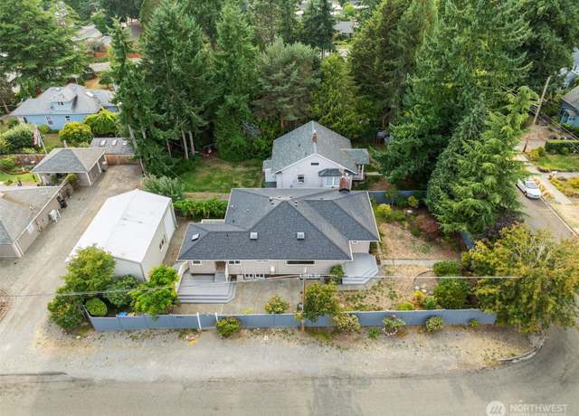 Property at 5002 N 10th St, Tacoma, WA 98406, 4 beds, 3 baths