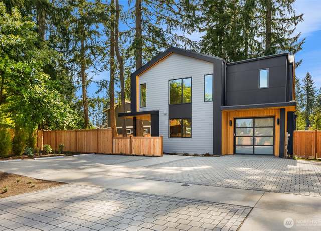 Property at 12249 NE 66TH St, Kirkland, WA 98033, 3 beds, 2.5 baths