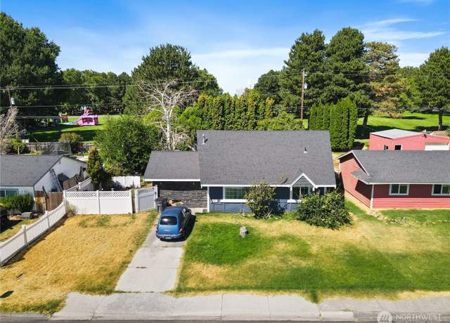 Property at 635 E Scootney St, Othello, WA 99344, 4 beds, 2 baths