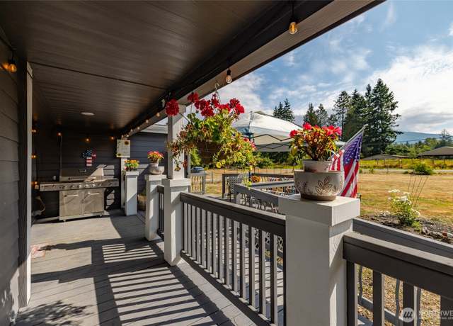 Property at 22484 Grip Rd, Sedro Woolley, WA 98284, 5 beds, 4 baths