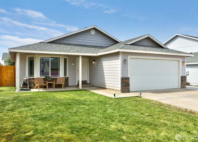 Property at 202 Saint Helens Ave, Moxee, WA 98936, 3 beds, 2 baths