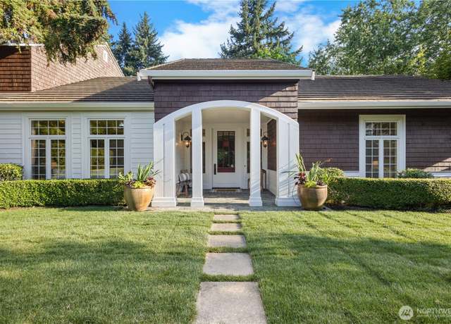 Property at 7641 NE 12th St, Medina, WA 98039, 4 beds, 4.5 baths
