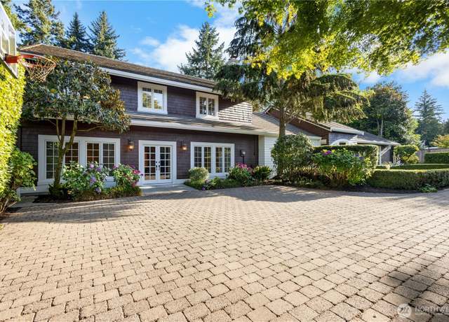 Property at 7641 NE 12th St, Medina, WA 98039, 4 beds, 4.5 baths