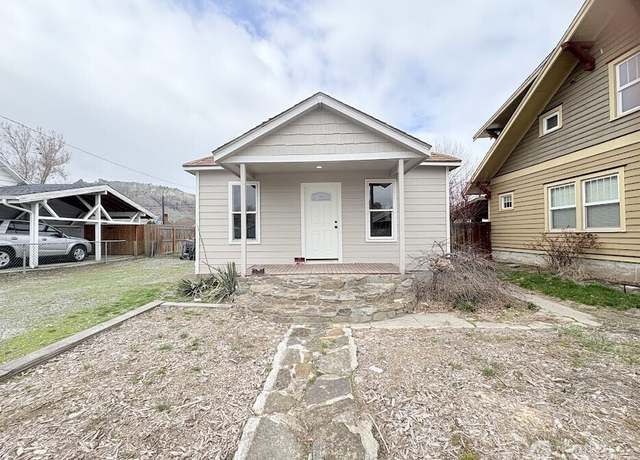 Property at 922 Kittitas St, Wenatchee, WA 98801, 2 beds, 1 bath