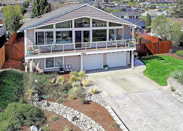 Property at 1490 Country Club Dr, Camano Island, WA 98282, 3 beds, 3 baths