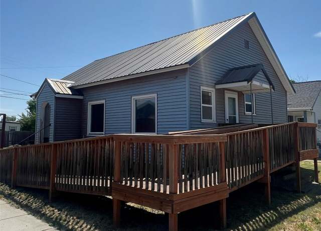 Property at 202 W Collins St, Goldendale, WA 98620, 2 beds, 0.5 baths