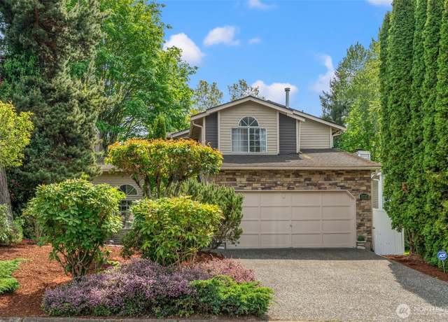 Property at 12737 NE 97th Pl, Kirkland, WA 98033, 3 beds, 2.5 baths