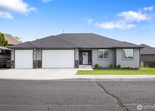 Property at 227 N Crestview Dr, Moses Lake, WA 98837, 3 beds, 2 baths